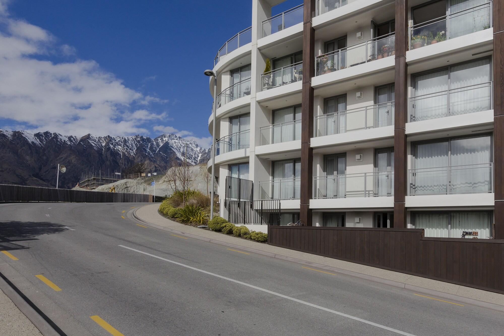 Village Aparthotel 4*