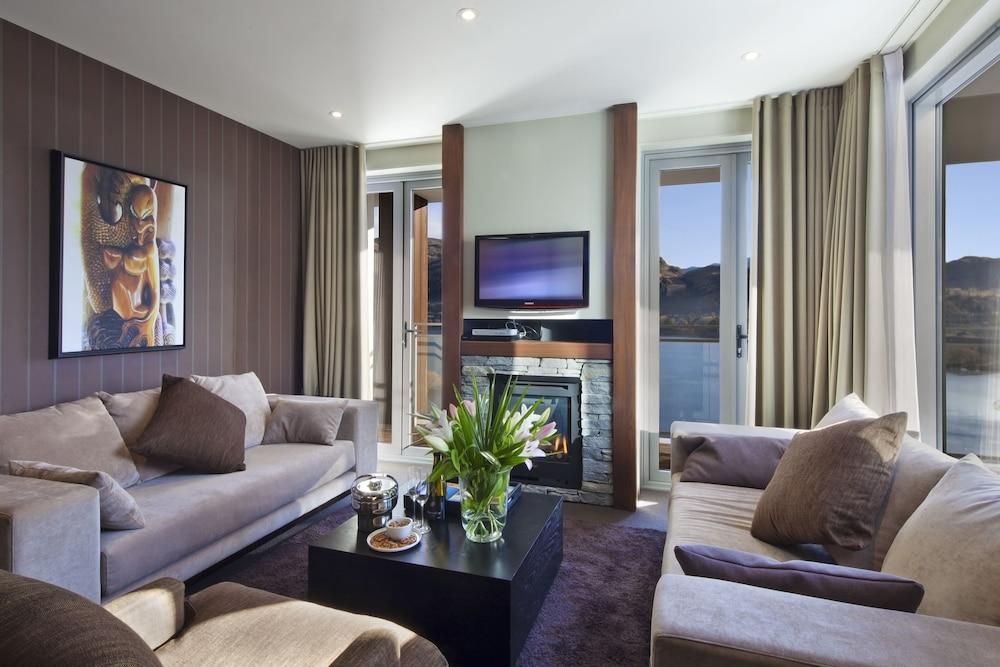 Village Queenstown