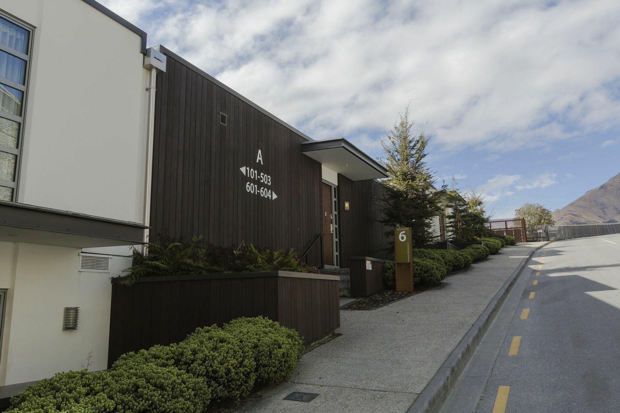 Village Aparthotel 4*