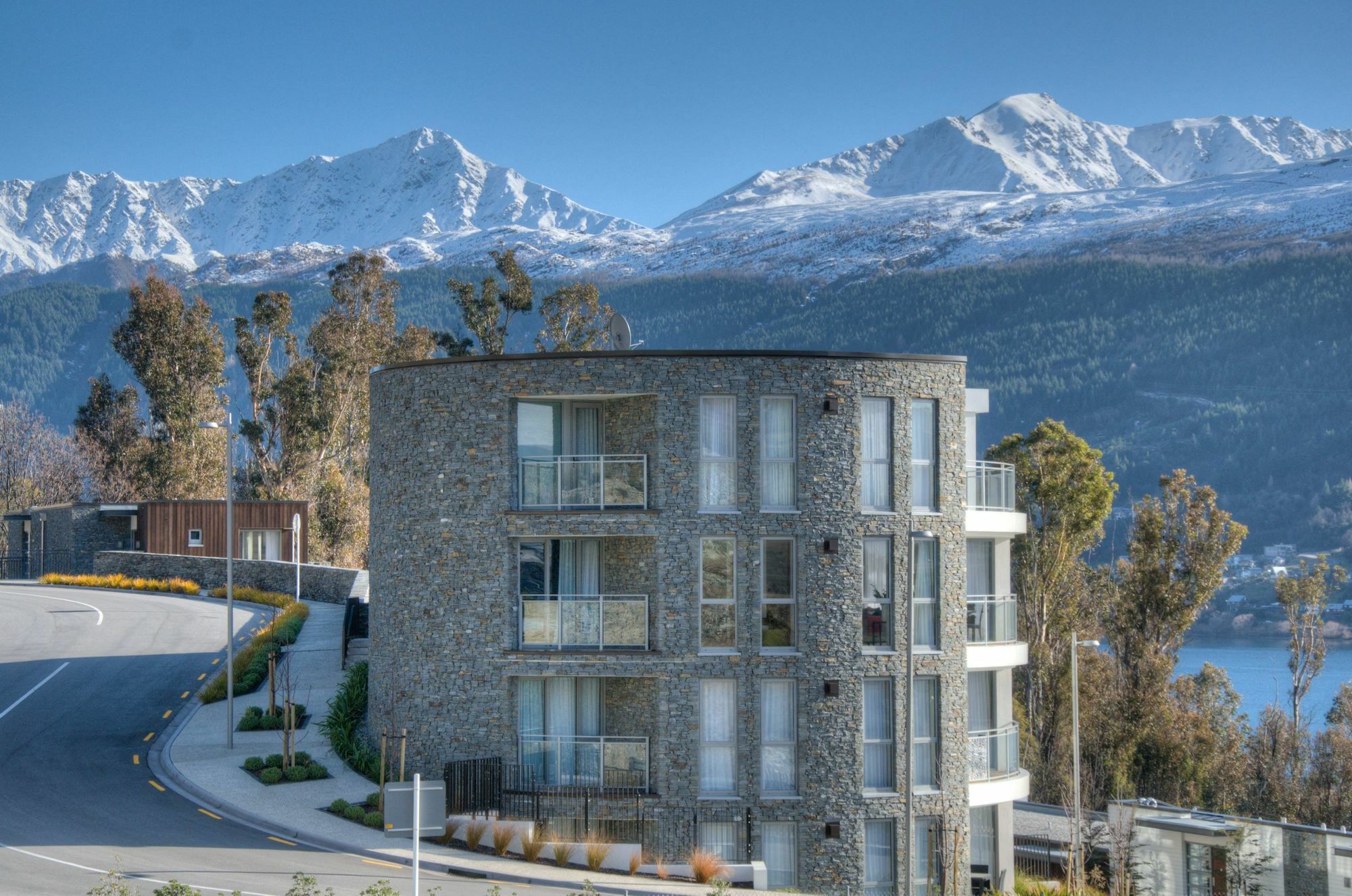 Village Aparthotel 4*