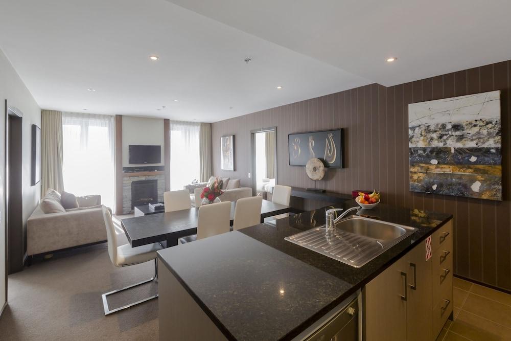 Village Aparthotel 4*
